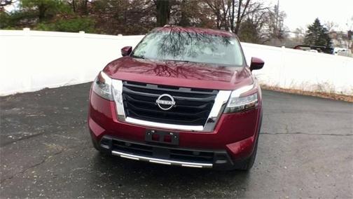 2023 Nissan Pathfinder Platinum