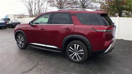 2023 Nissan Pathfinder Platinum