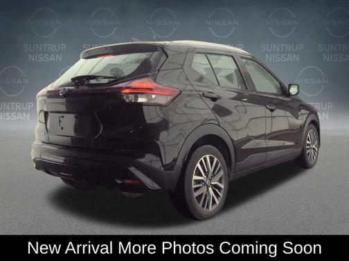 Super Black 2021 Nissan Kicks SV
