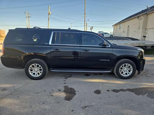 2017 GMC Yukon XL SLT