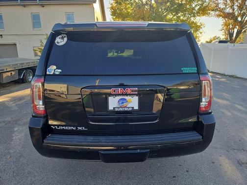 2017 GMC Yukon XL SLT