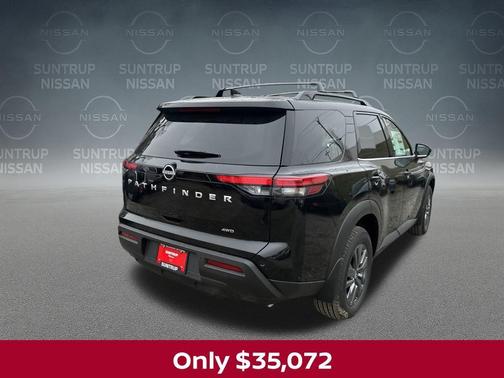 2025 Nissan Pathfinder SV