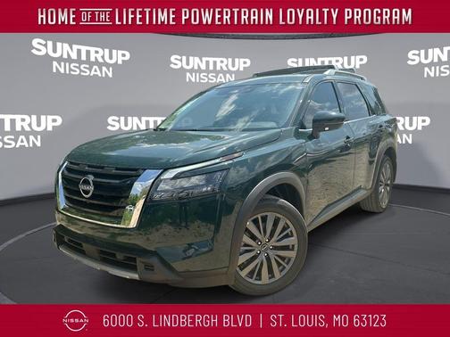 2025 Nissan Pathfinder SL