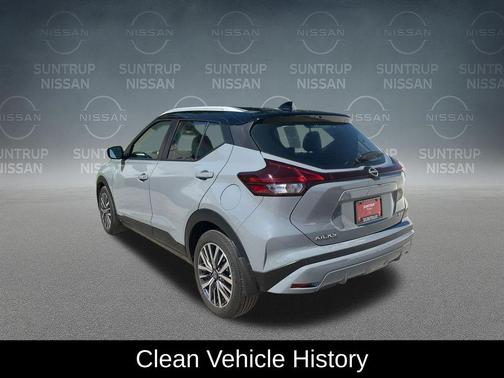 2 Tone Gray / Black 2023 Nissan Kicks SV