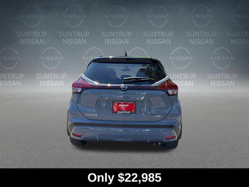2 Tone Gray / Black 2023 Nissan Kicks SR