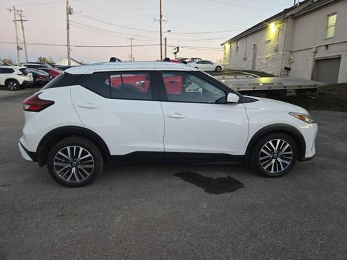 2021 Nissan Kicks SV