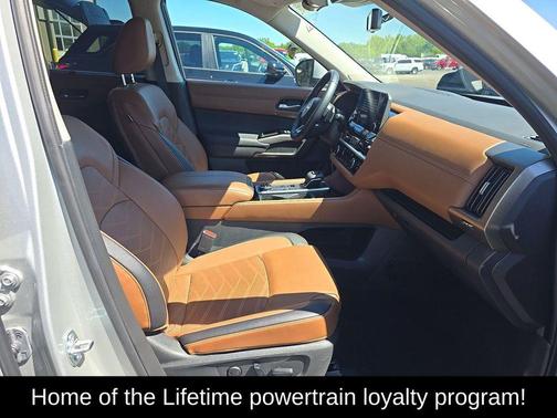 Brilliant Silver Metallic 2025 Nissan Pathfinder Platinum