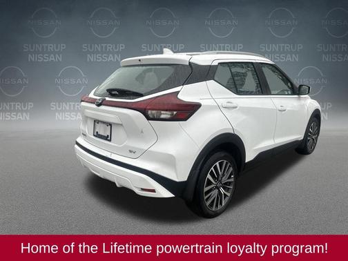 2022 Nissan Kicks SV