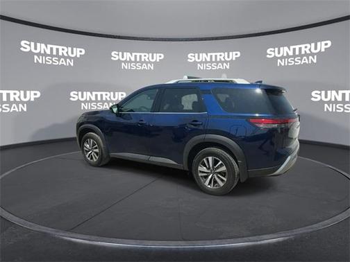 2024 Nissan Pathfinder SL