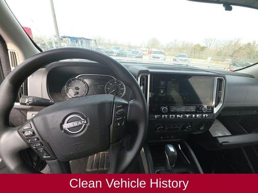 2025 Nissan Frontier SV