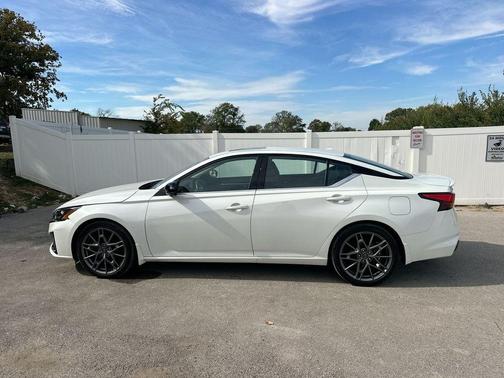 2024 Nissan Altima 2.0 SR