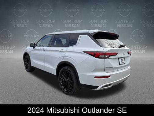 2024 Mitsubishi Outlander SE