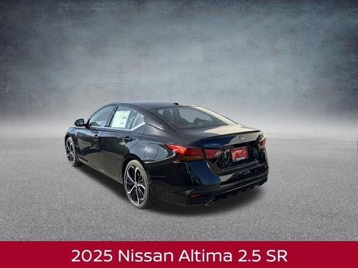 2025 Nissan Altima SR