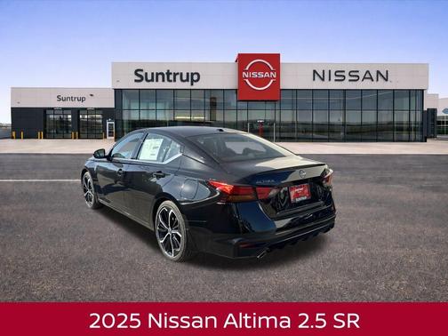 2025 Nissan Altima SR