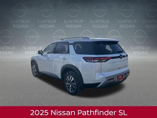 2025 Nissan Pathfinder SL