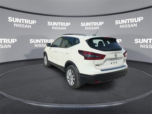 2022 Nissan Rogue Sport SV