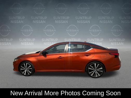 Sunset Drift Chromaflair 2021 Nissan Altima 2.5 SR