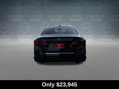 Black 2023 Nissan Altima 2.5 SR