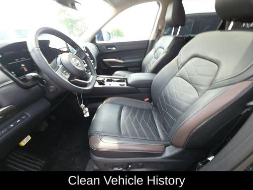 Deep Ocean Blue 2025 Nissan Pathfinder Platinum
