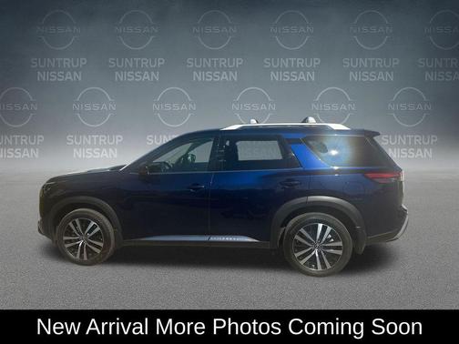 Deep Ocean Blue 2025 Nissan Pathfinder Platinum
