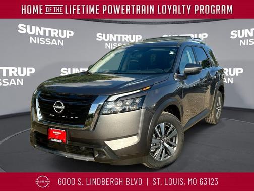 2025 Nissan Pathfinder SL