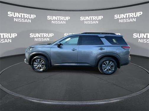 2024 Nissan Pathfinder SV