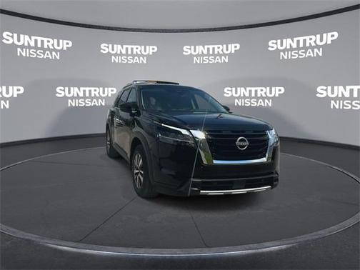 2024 Nissan Pathfinder SL
