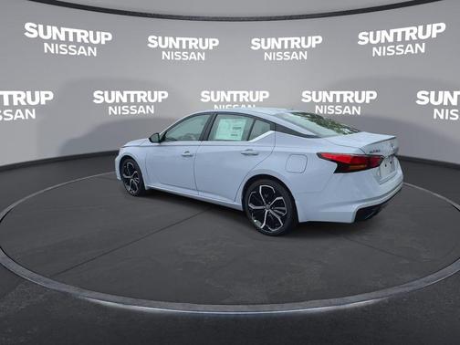 2025 Nissan Altima SR