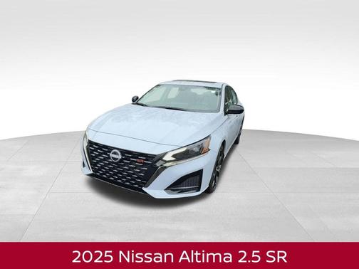 2025 Nissan Altima SR