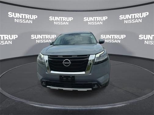2022 Nissan Pathfinder Platinum