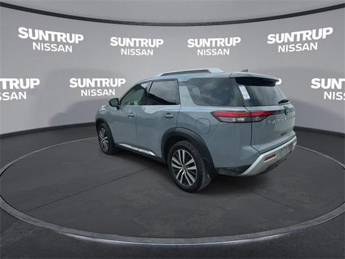 2022 Nissan Pathfinder Platinum