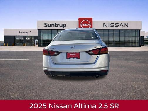 2025 Nissan Altima SR