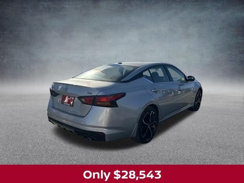 2025 Nissan Altima SR