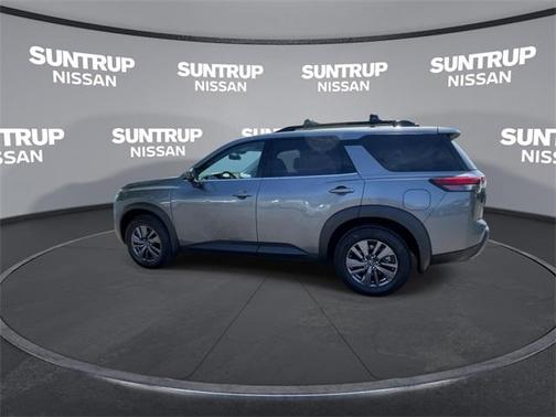 2023 Nissan Pathfinder SV