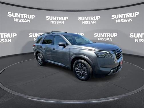 2023 Nissan Pathfinder SV