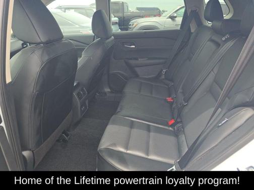 Pearl 2025 Nissan Rogue SV