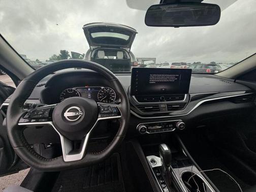 2024 Nissan Altima 2.0 SR