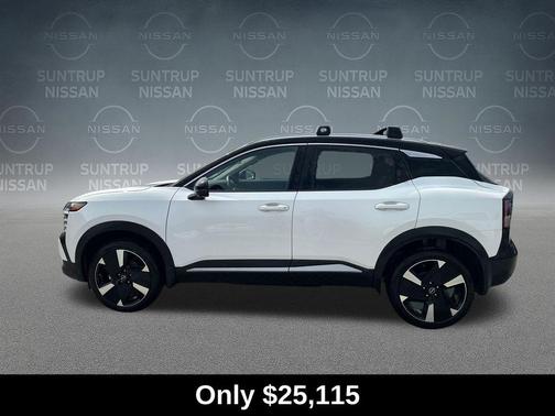 2t Wht Blk Roof 2026 Nissan Kicks SR