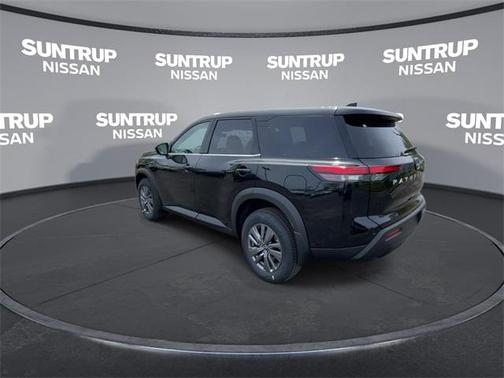 2025 Nissan Pathfinder S