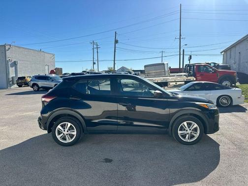 2023 Nissan Kicks S
