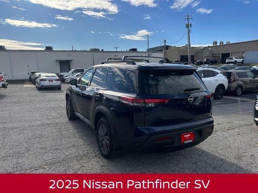 2025 Nissan Pathfinder SV