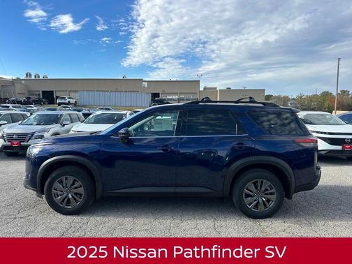 2025 Nissan Pathfinder SV
