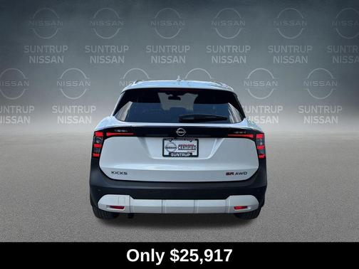Aspen White Tri 2025 Nissan Kicks SR