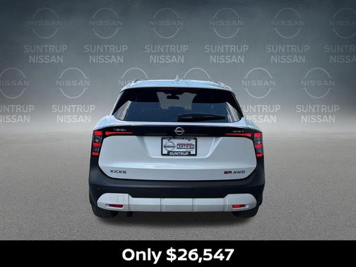 Aspen White Tri 2025 Nissan Kicks SR