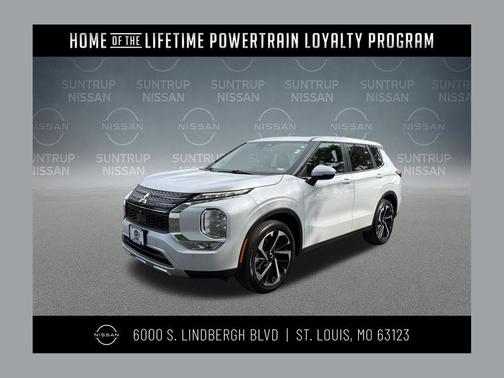 White Diamond 2024 Mitsubishi Outlander SE
