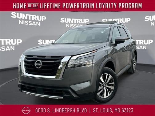 2024 Nissan Pathfinder SL