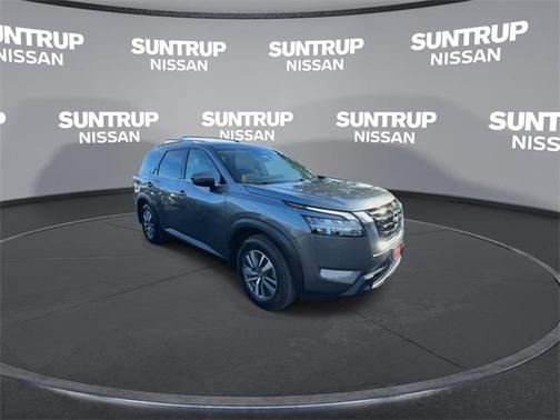 2024 Nissan Pathfinder SL