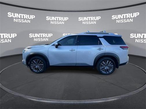2023 Nissan Pathfinder SL