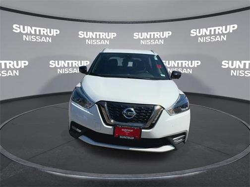 2020 Nissan Kicks SR