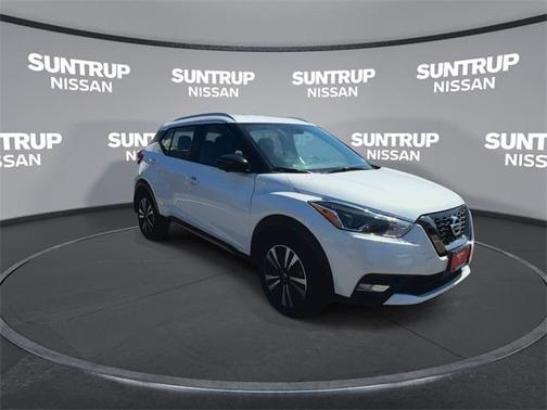 2020 Nissan Kicks SR